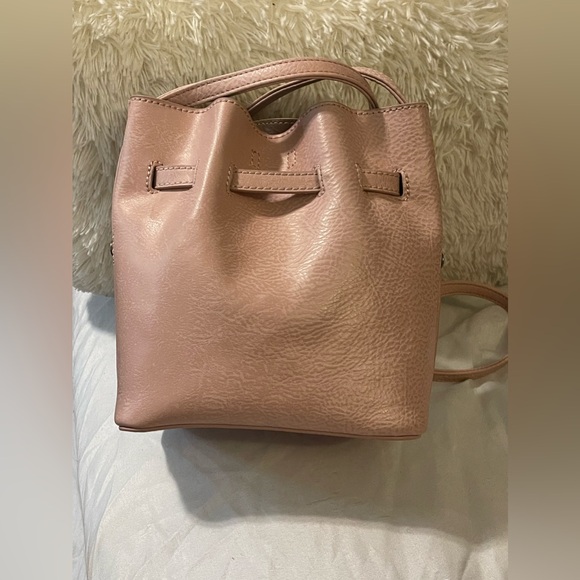 ❤️SOLD❤️ MATT & NAT Light Pink Grained Vegan Leather Bucket Bag - Picture 8 of 10